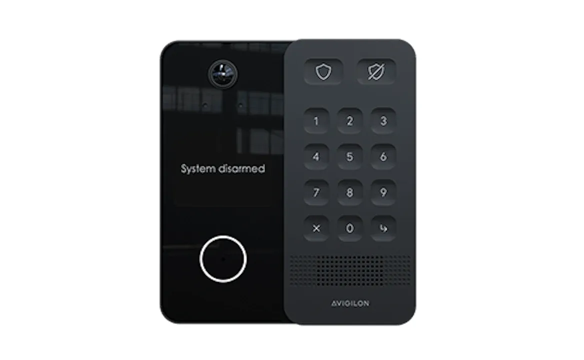 Avigilon Arming Station Pro: panel ved indgangen med knapper til at slå alarmen til og fra, tastatur og kamera