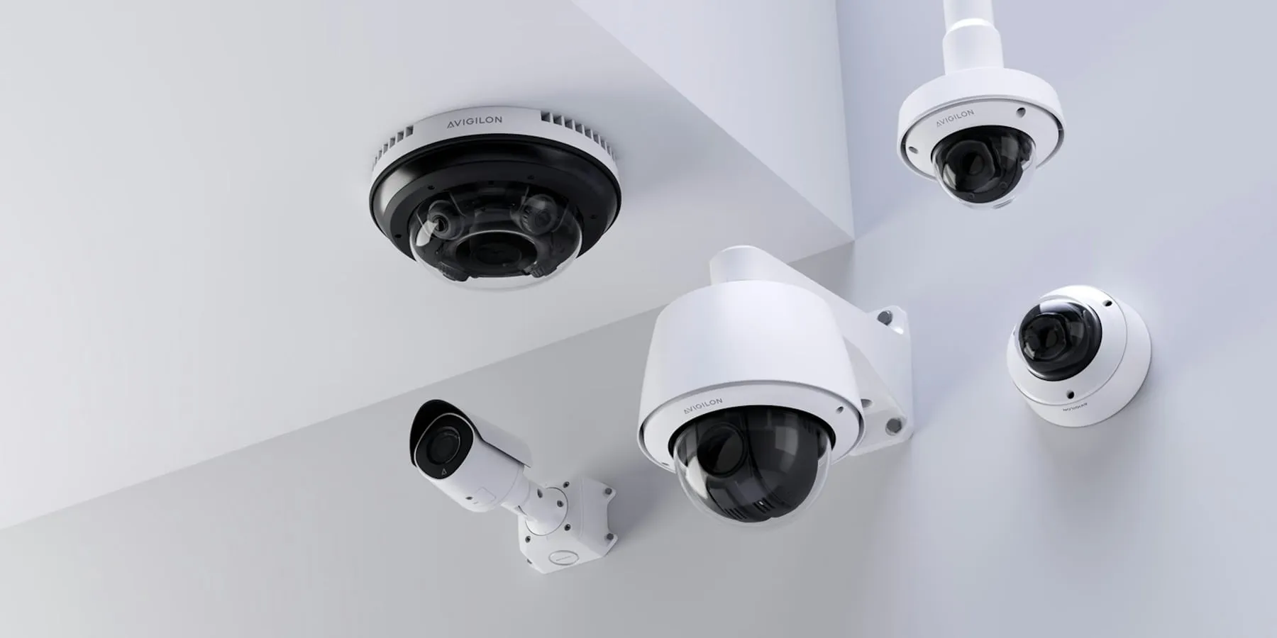 Avigilon-kamera monteret i loft og på væg: dome, bullet, PTZ og multisensor